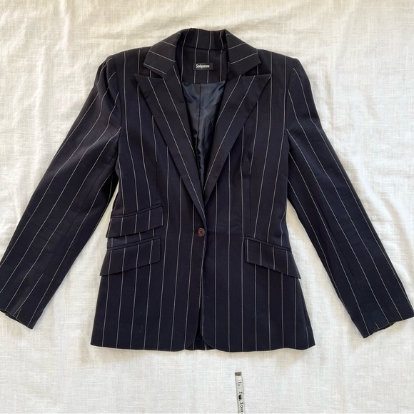 Sineqianone French woman stripped suit jacket.  Fitted in shape. - Picture 1 of 12
